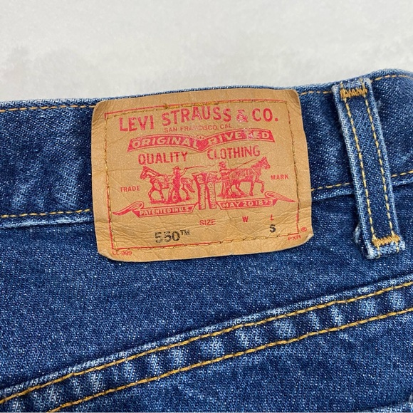 VINTAGE LEVI’S Women’s 550 Relaxed Fit Hi-Waist Jean Shorts - dark blue, size 12 - Picture 4 of 6